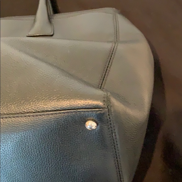 Authentic CHANEL black leather tote - Picture 3 of 8
